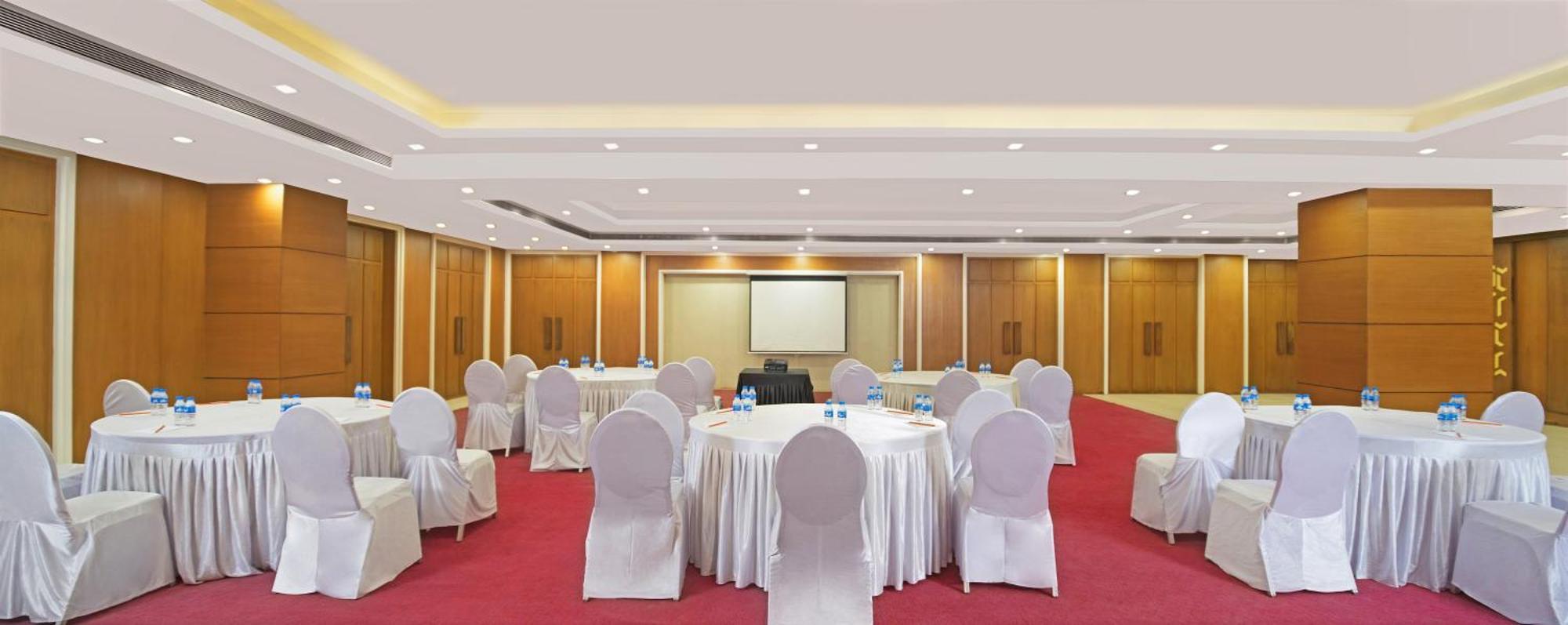 Ginger Vadodara RCR Exterior foto