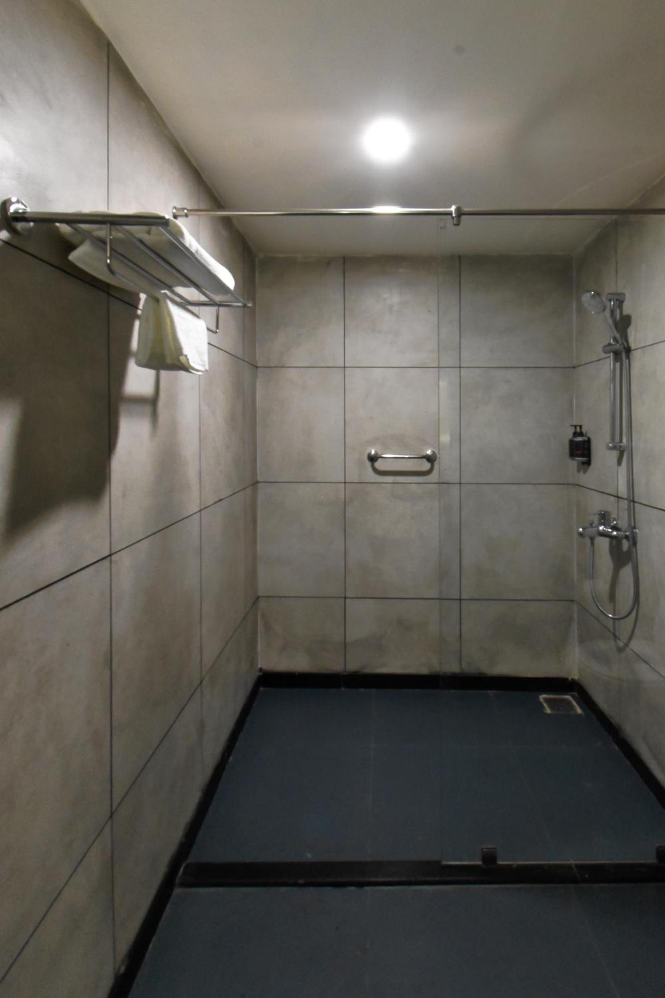 Ginger Vadodara RCR Exterior foto